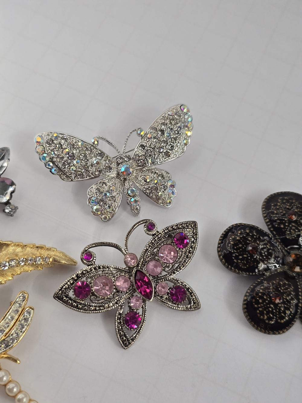 Vintage Brooch Lot Of 6 Butterflies Dragonfly Flower Leaf - Picture 5 of 13
